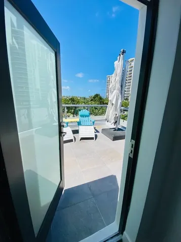 348 Balboa Street Hollywood FL 33019