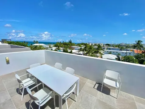 348 Balboa Street Hollywood FL 33019