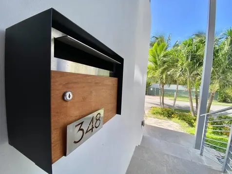 348 Balboa Street Hollywood FL 33019