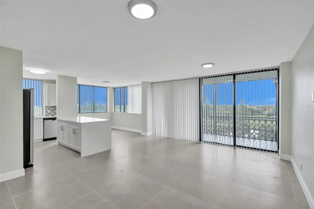 4222 Inverrary Boulevard Lauderhill FL 33319