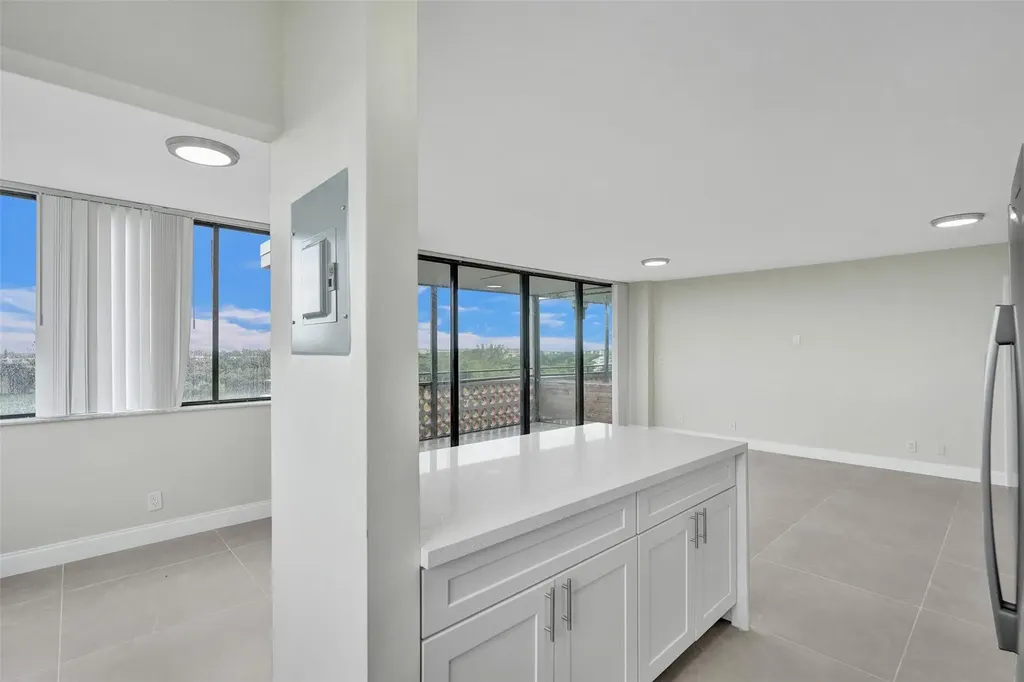 4222 Inverrary Boulevard Lauderhill FL 33319