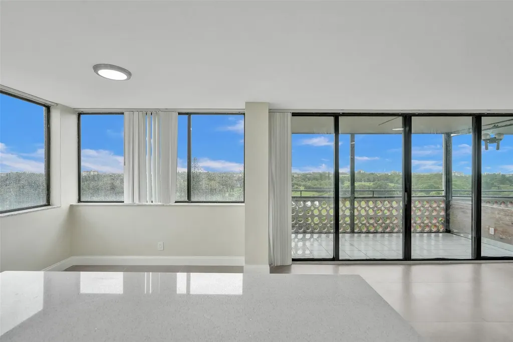 4222 Inverrary Boulevard Lauderhill FL 33319