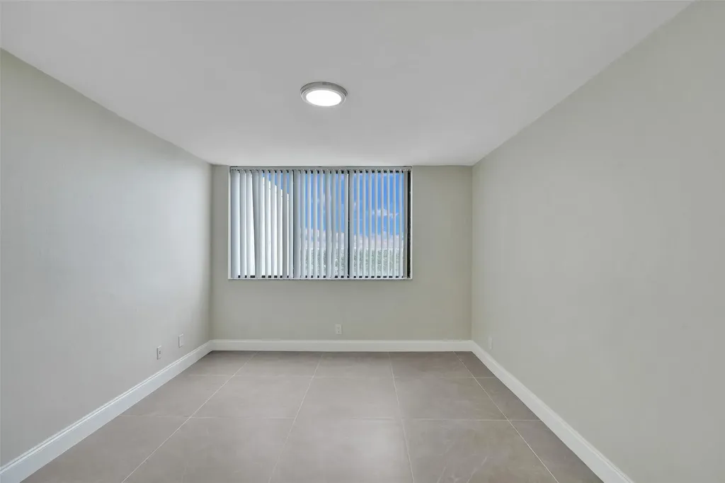 4222 Inverrary Boulevard Lauderhill FL 33319