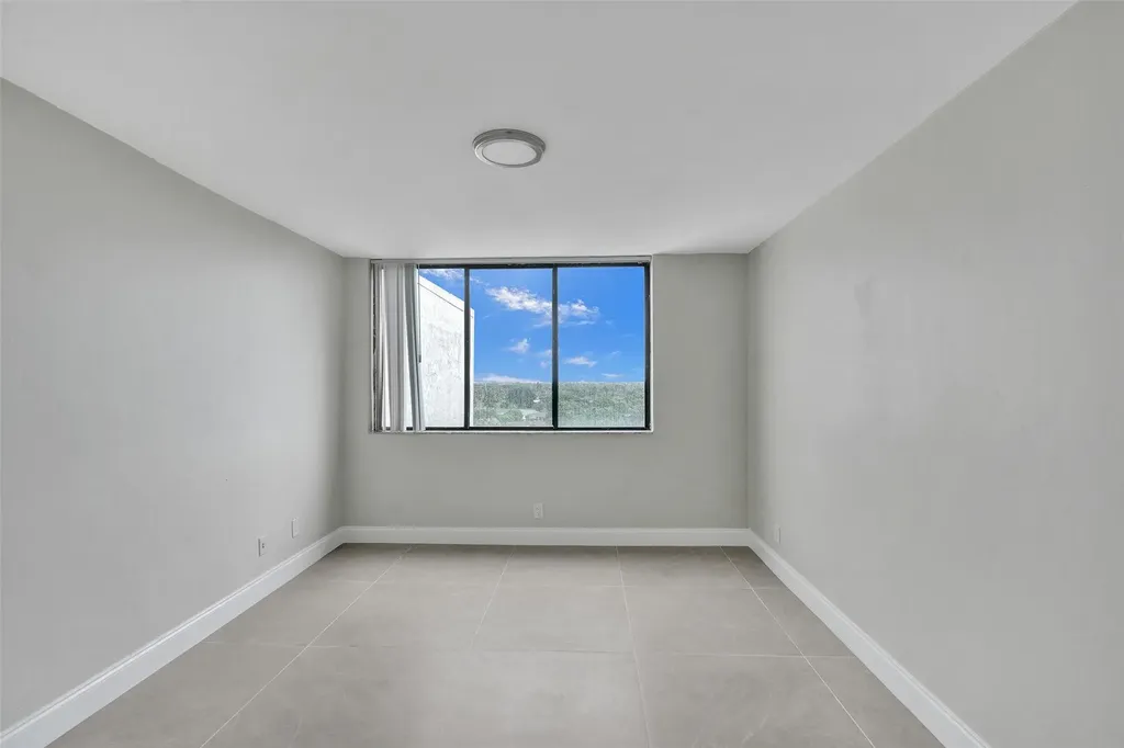 4222 Inverrary Boulevard Lauderhill FL 33319