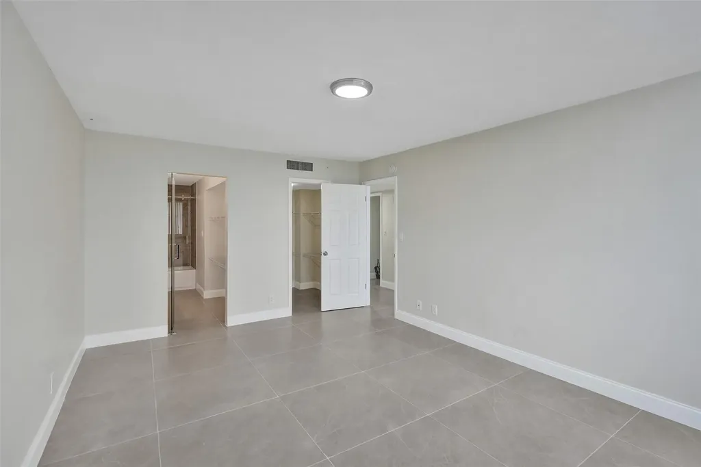 4222 Inverrary Boulevard Lauderhill FL 33319