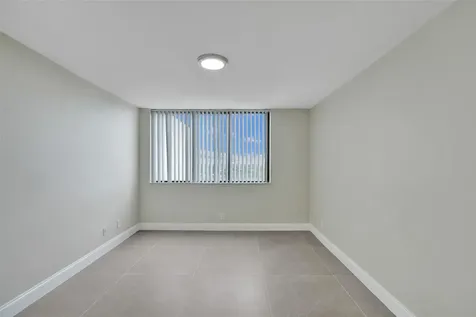 4222 Inverrary Boulevard Lauderhill FL 33319