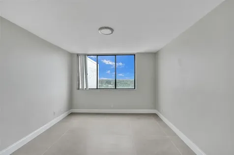 4222 Inverrary Boulevard Lauderhill FL 33319