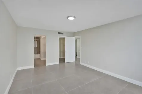 4222 Inverrary Boulevard Lauderhill FL 33319