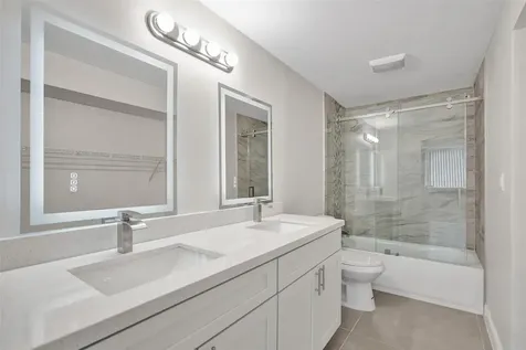 4222 Inverrary Boulevard Lauderhill FL 33319