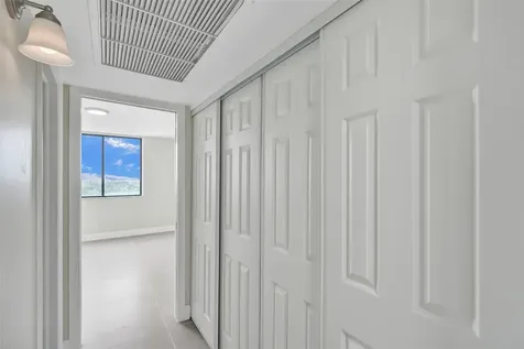 4222 Inverrary Boulevard Lauderhill FL 33319