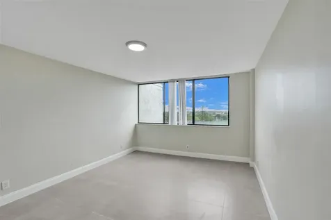 4222 Inverrary Boulevard Lauderhill FL 33319