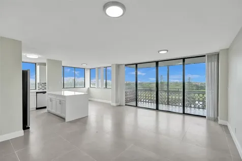4222 Inverrary Boulevard Lauderhill FL 33319
