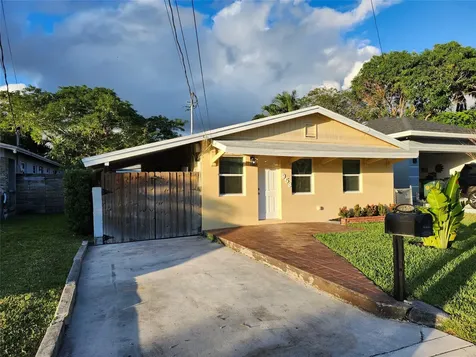 953 NE 34th Street Oakland Park FL 33334