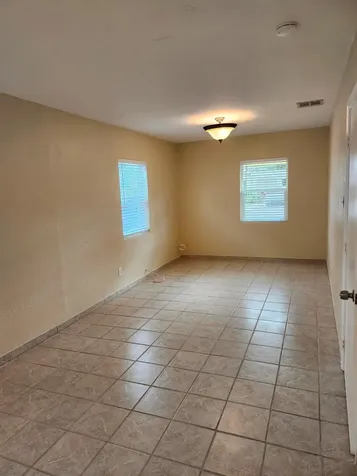 953 NE 34th Street Oakland Park FL 33334