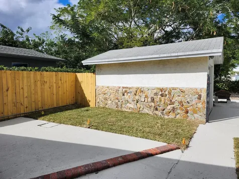 953 NE 34th Street Oakland Park FL 33334