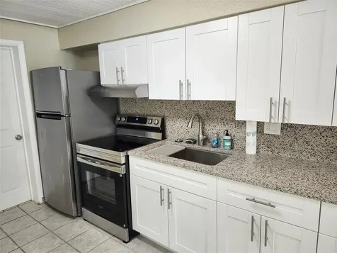 953 NE 34th Street Oakland Park FL 33334