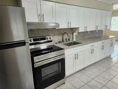 953 NE 34th Street Oakland Park FL 33334