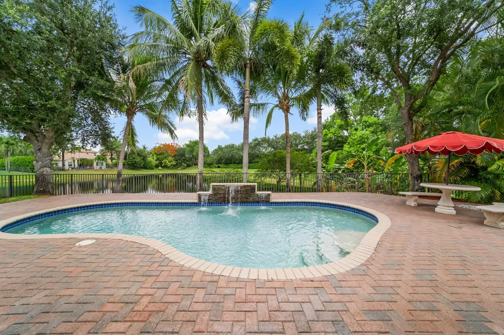 6152 NW 108th Way Parkland FL 33076