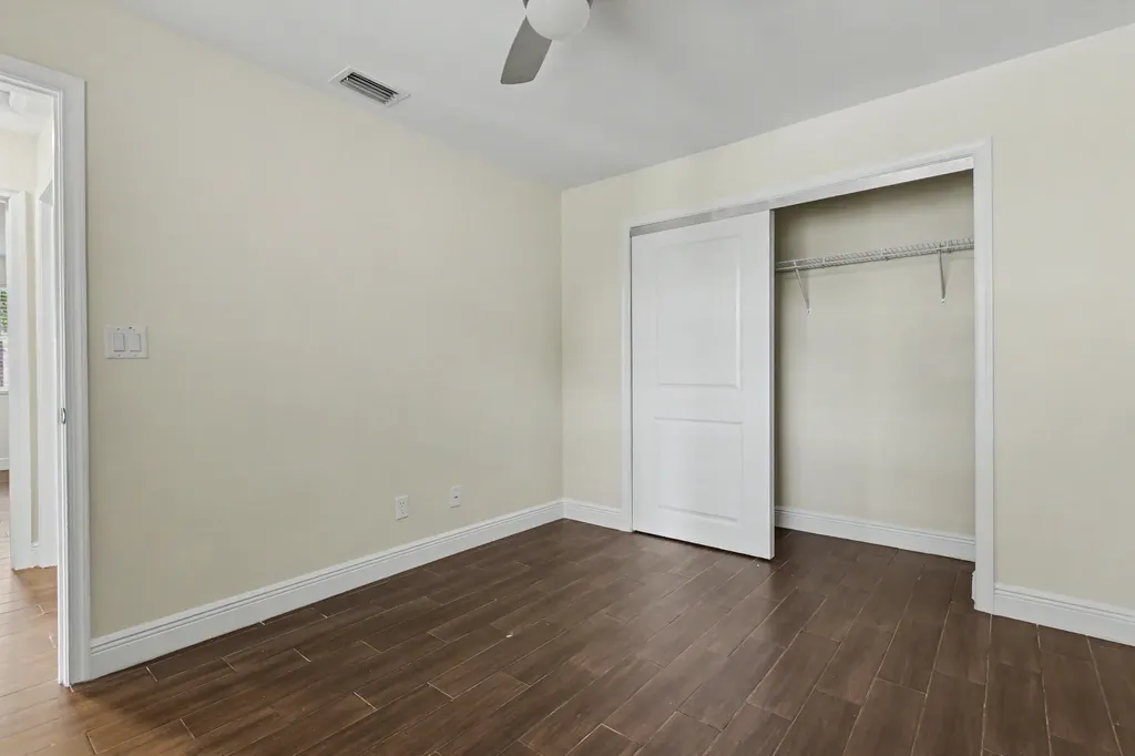 1250 SW 113th Terrace Pembroke Pines FL 33025