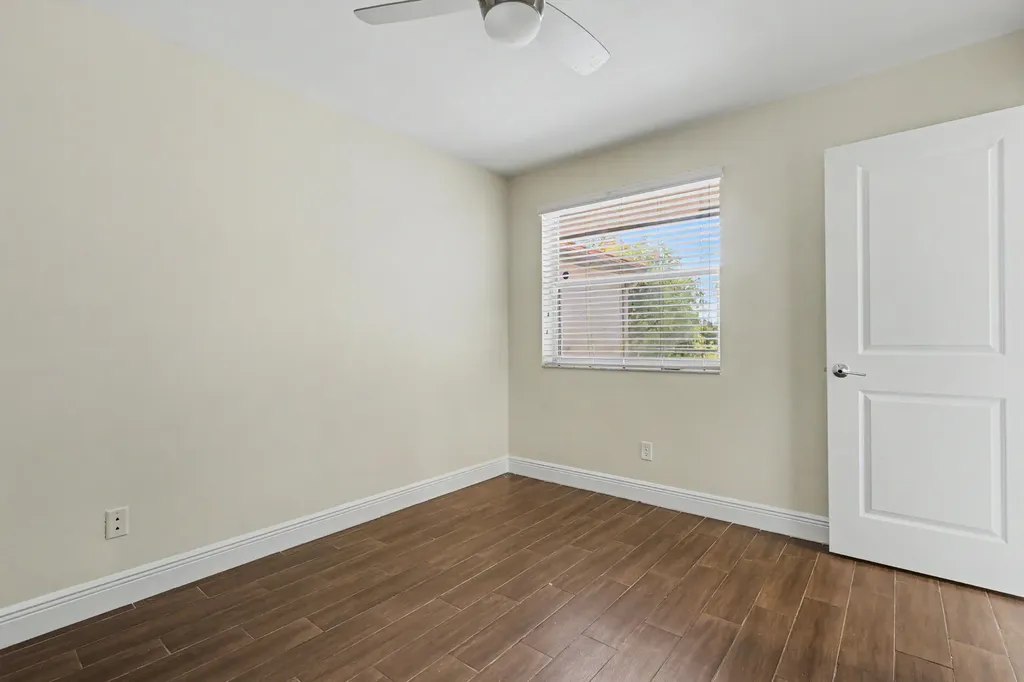 1250 SW 113th Terrace Pembroke Pines FL 33025