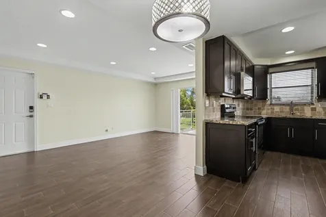 1250 SW 113th Terrace Pembroke Pines FL 33025