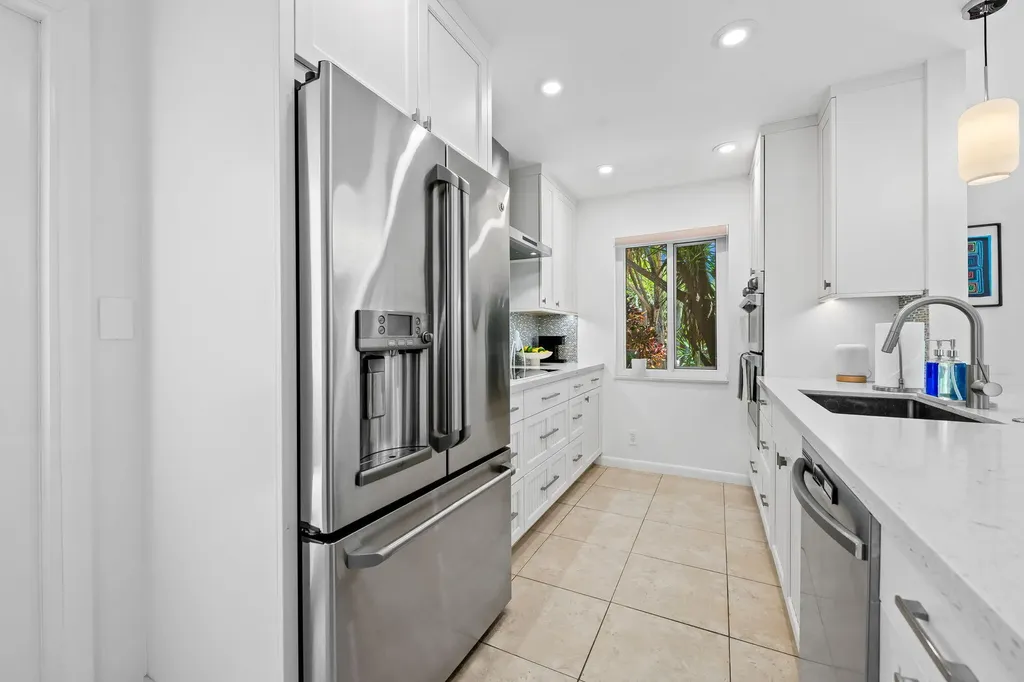 2043 NE 29th Street Fort Lauderdale FL 33306