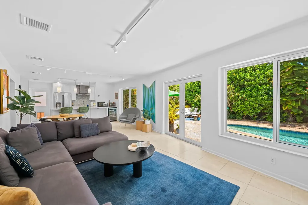 2043 NE 29th Street Fort Lauderdale FL 33306