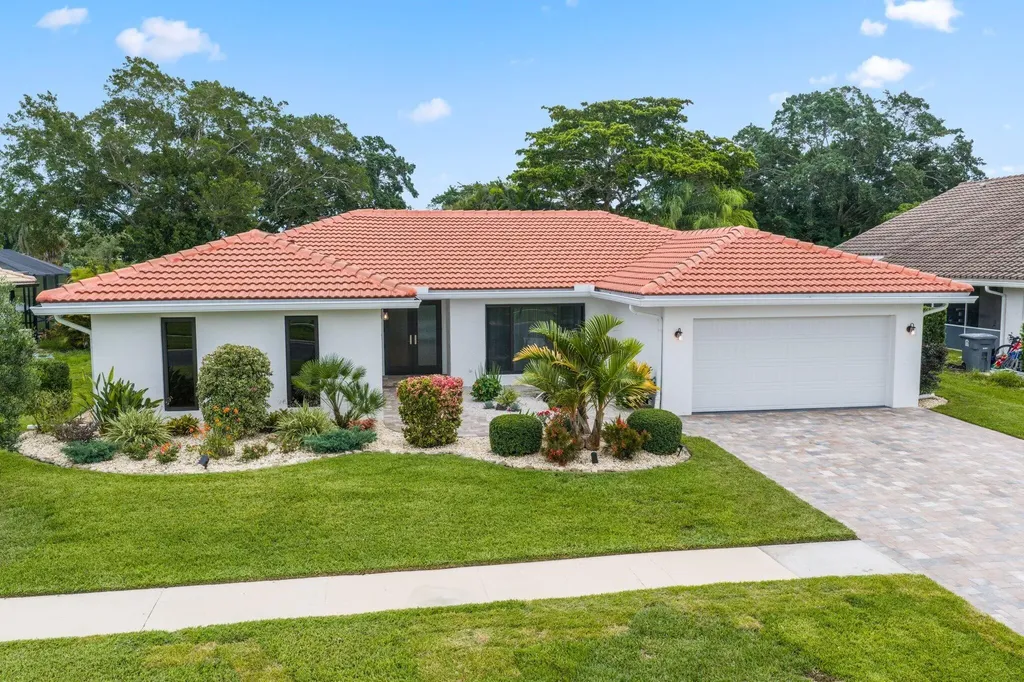 20195 Back 9 Drive Boca Raton FL 33498
