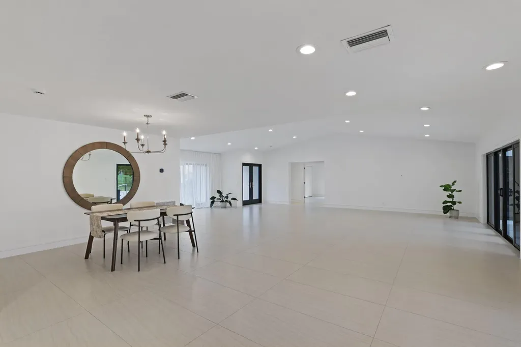 20195 Back 9 Drive Boca Raton FL 33498