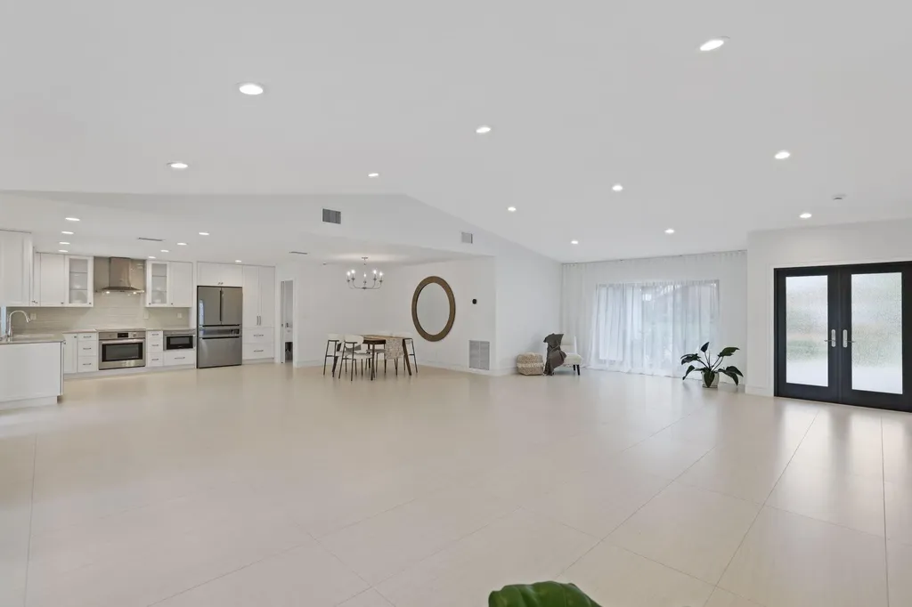 20195 Back 9 Drive Boca Raton FL 33498