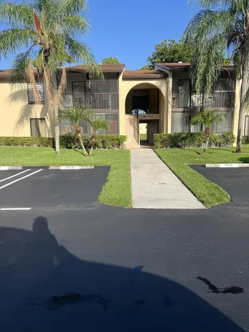 628 Sea Pine Way Greenacres FL 33415