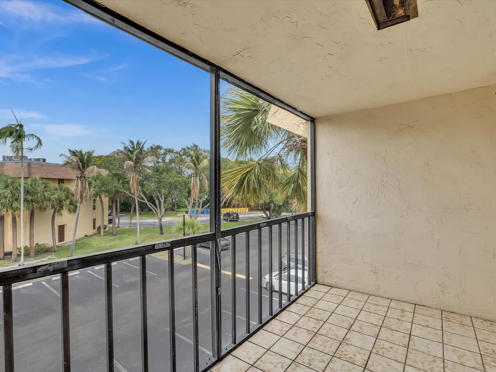 470 NW 20th Street Boca Raton FL 33431