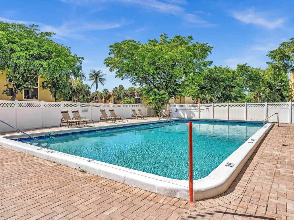 470 NW 20th Street Boca Raton FL 33431