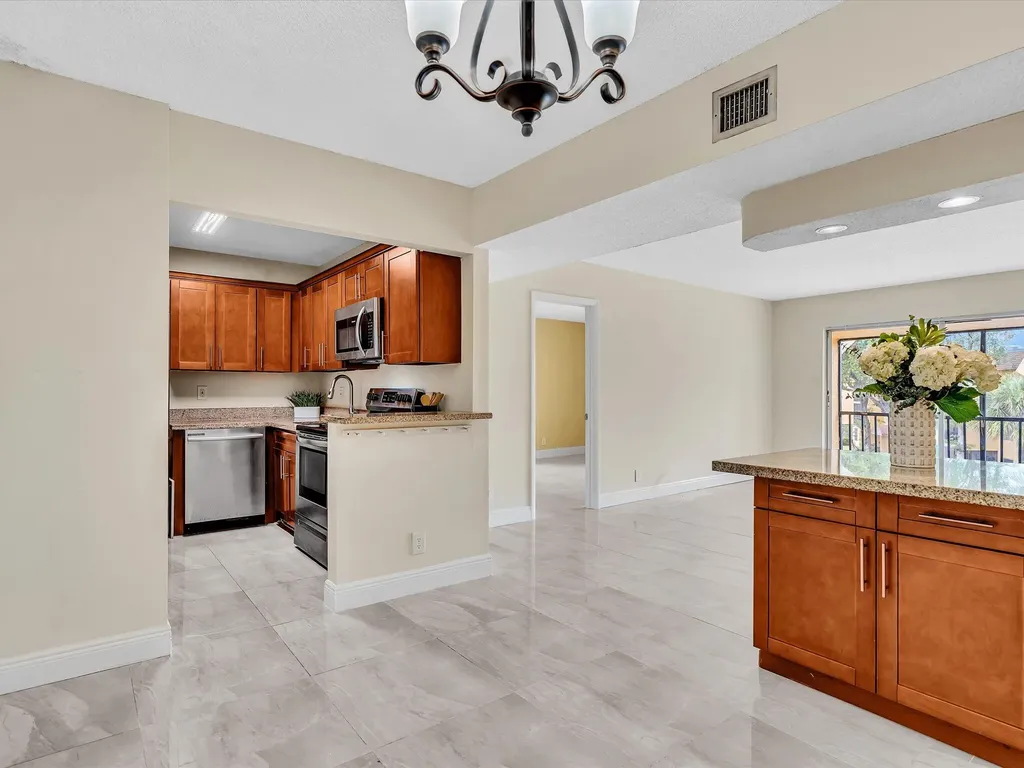 470 NW 20th Street Boca Raton FL 33431