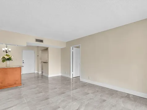 470 NW 20th Street Boca Raton FL 33431