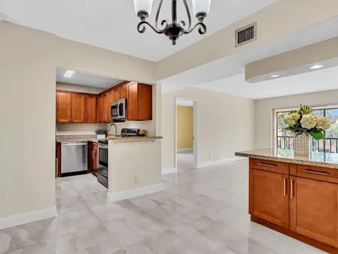 470 NW 20th Street Boca Raton FL 33431