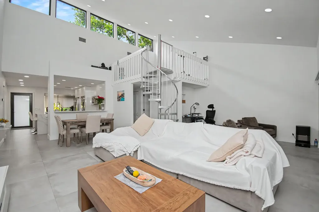 6602 Thornhill Court Boca Raton FL 33433