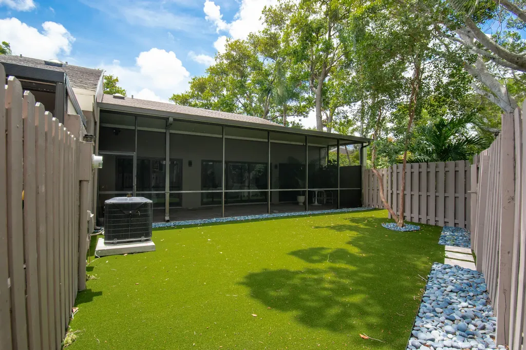 6602 Thornhill Court Boca Raton FL 33433