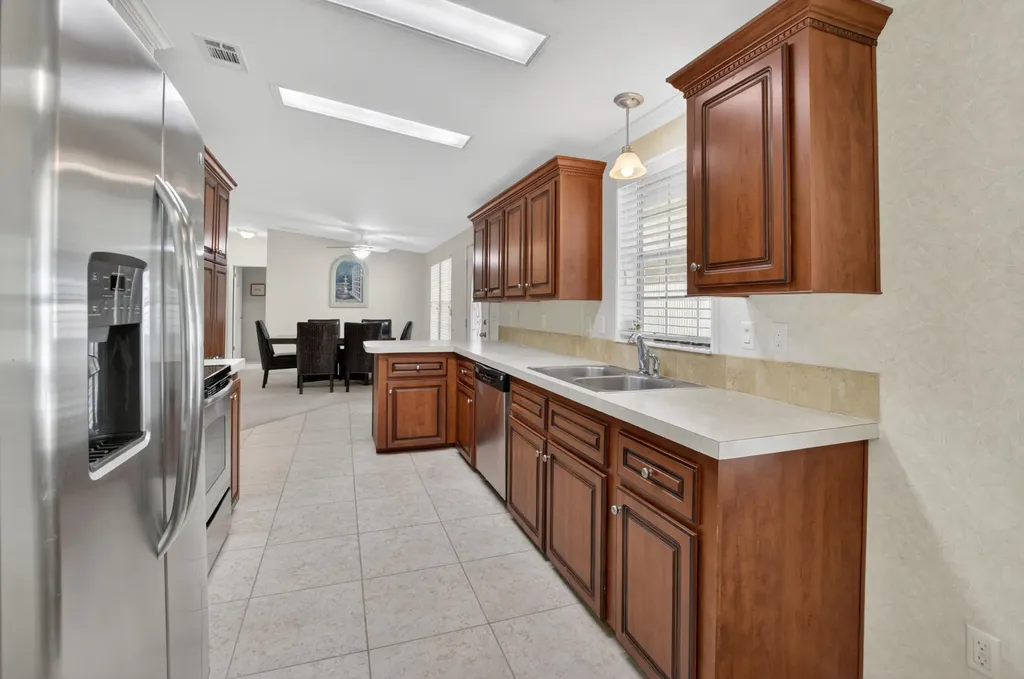 5006 Curacas Bay Boynton Beach FL 33436