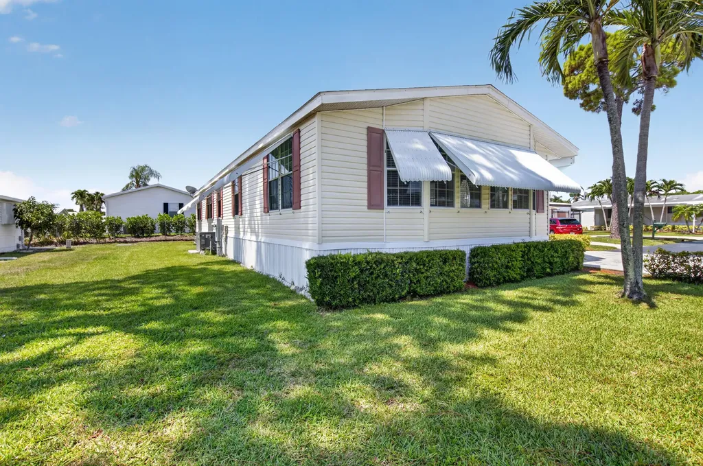 5006 Curacas Bay Boynton Beach FL 33436