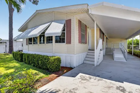 5006 Curacas Bay Boynton Beach FL 33436