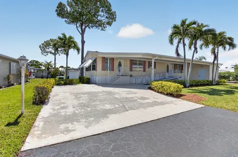 5006 Curacas Bay Boynton Beach FL 33436