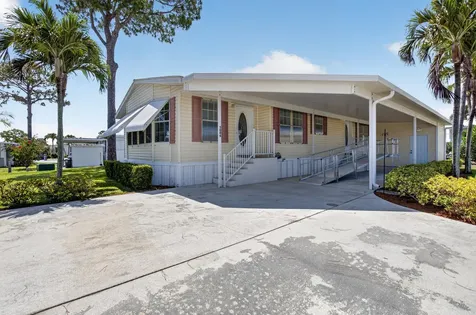 5006 Curacas Bay Boynton Beach FL 33436