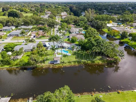 8946 SW 52nd Court Cooper City FL 33328