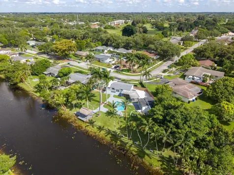 8946 SW 52nd Court Cooper City FL 33328