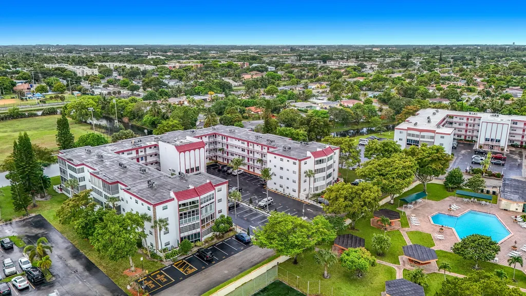 4270 NW 40th Street Lauderdale Lakes FL 33319