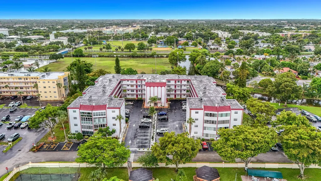 4270 NW 40th Street Lauderdale Lakes FL 33319