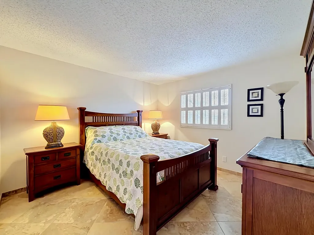4270 NW 40th Street Lauderdale Lakes FL 33319