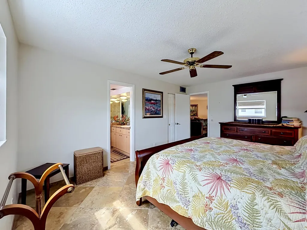 4270 NW 40th Street Lauderdale Lakes FL 33319