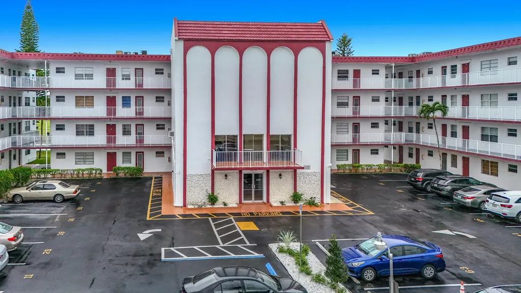 4270 NW 40th Street Lauderdale Lakes FL 33319